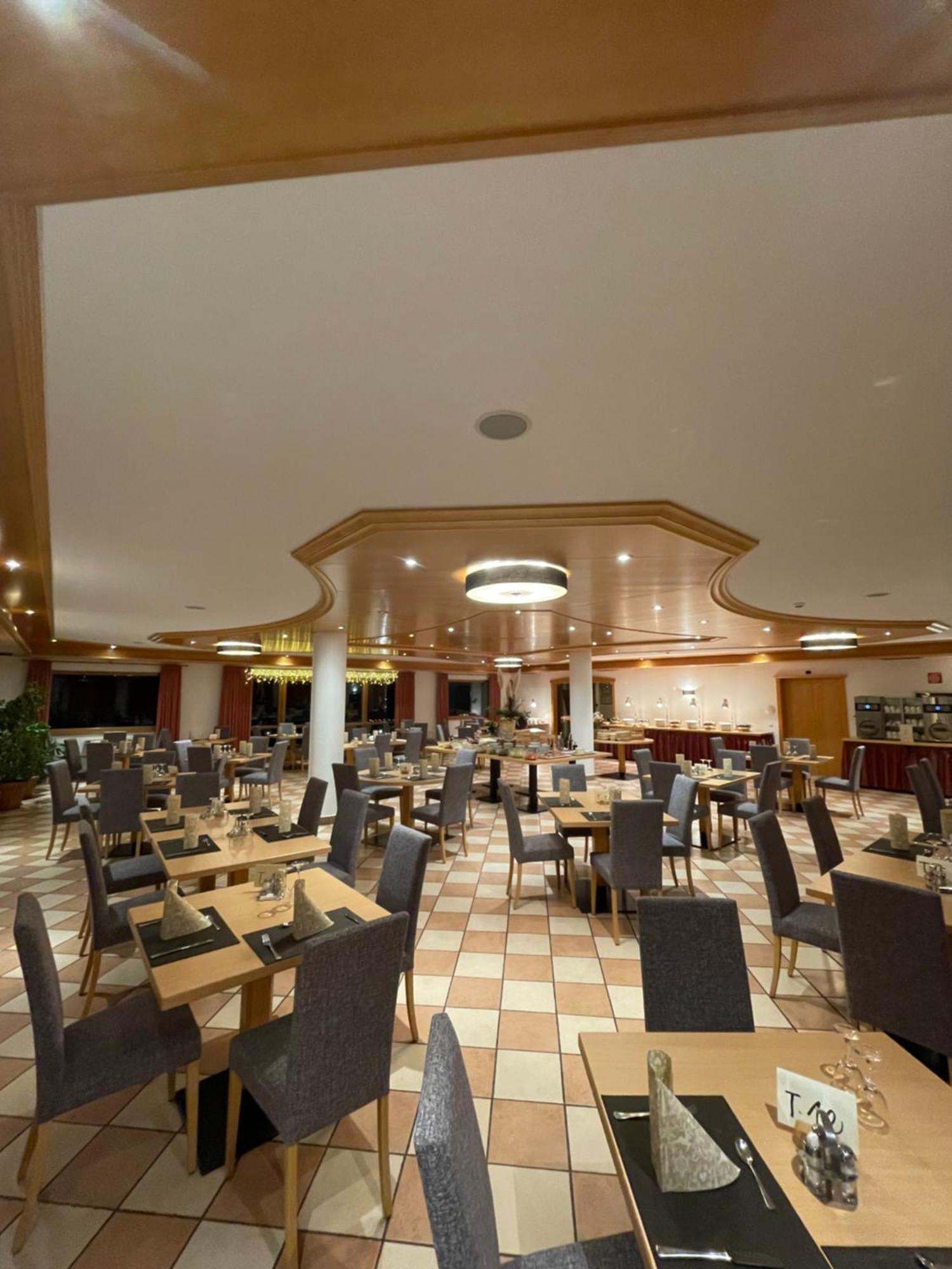 Hotel Larch Кампо-ди-Тренс Экстерьер фото