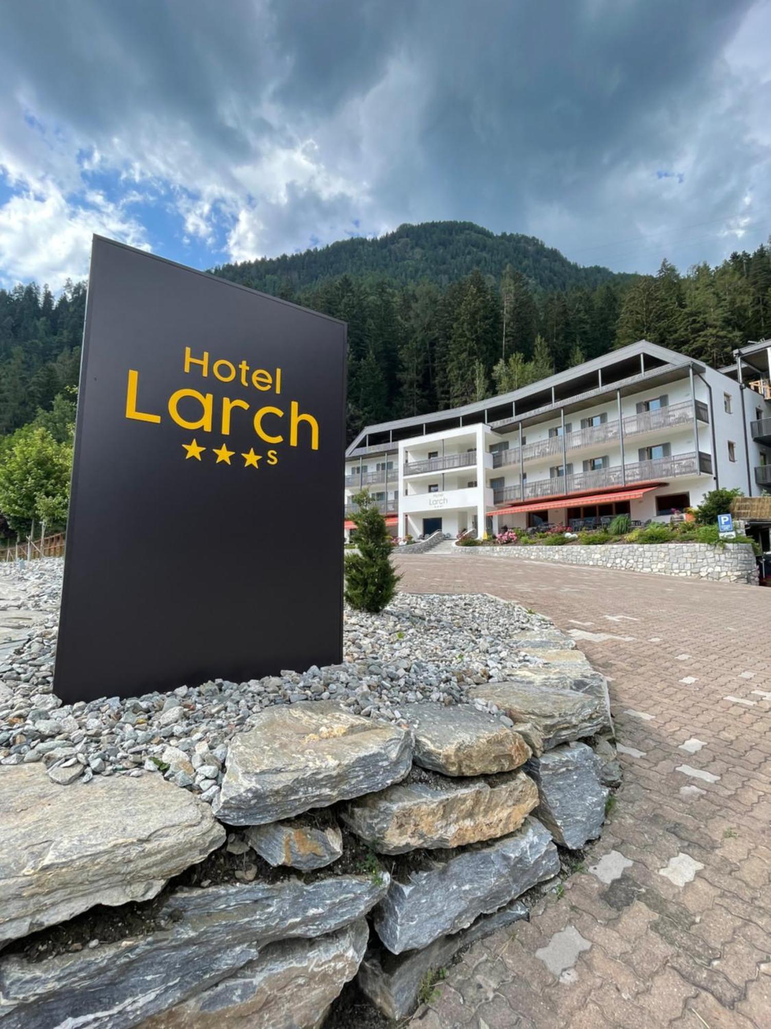 Hotel Larch Кампо-ди-Тренс Экстерьер фото