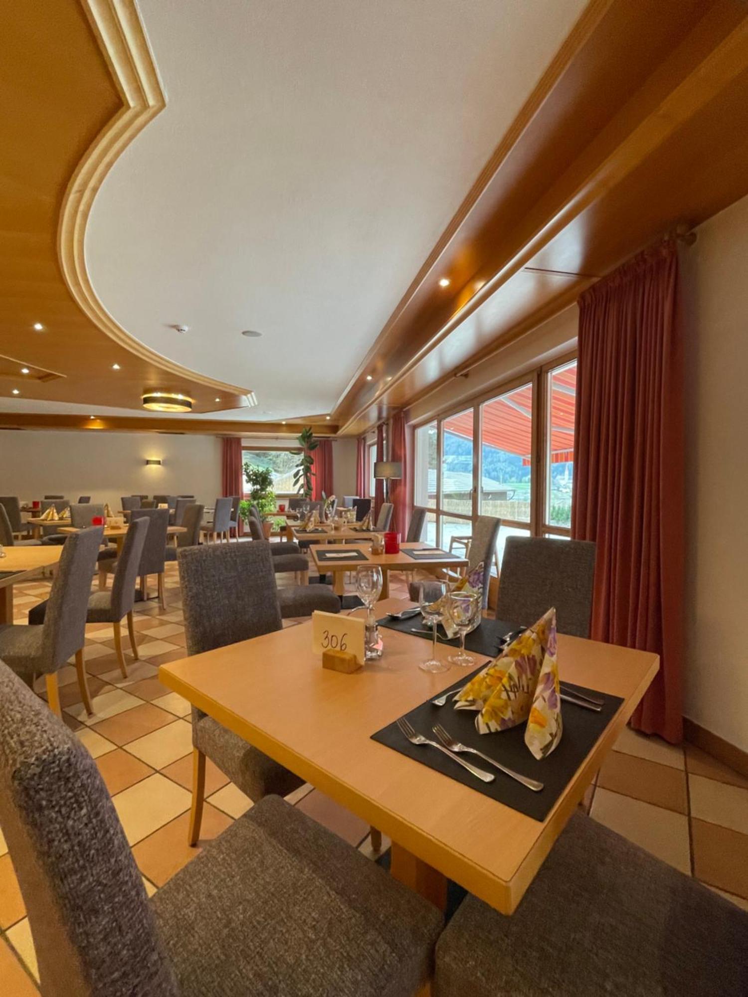 Hotel Larch Кампо-ди-Тренс Экстерьер фото